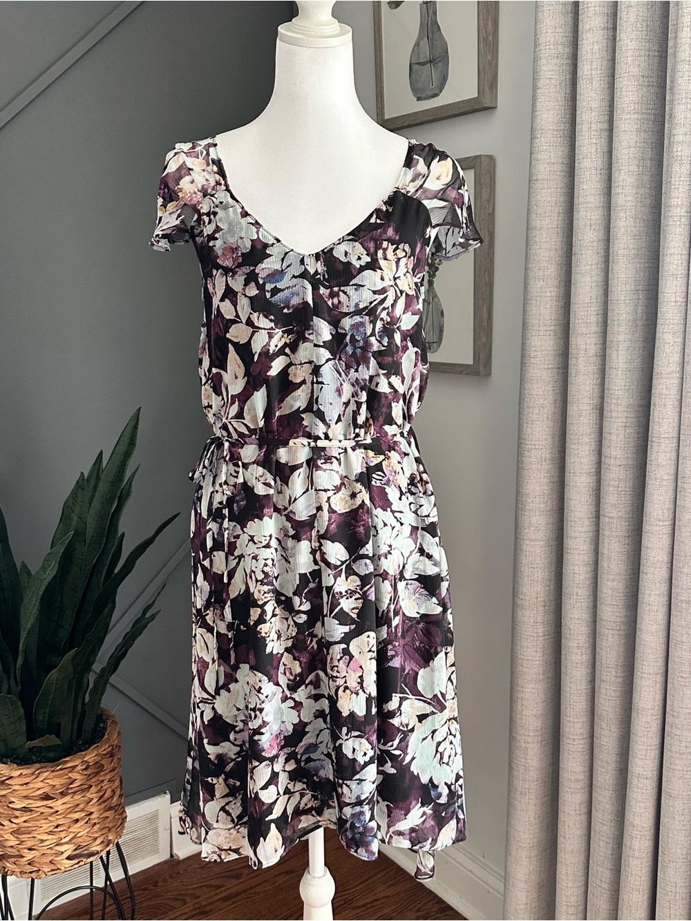 Simply Vera Vera Wang Plum & Cream Floral V-Neck Tie-Waist Midi Dress